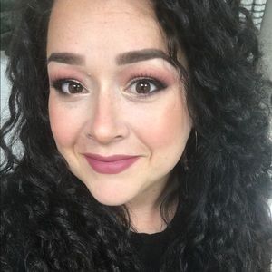 Meet your Posher, Shellie